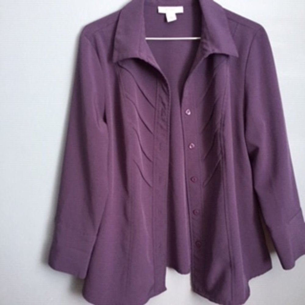 DRESS BARN WOMEN'S DRESS SHIRT.  SIZE M.  COLOR PURPLE